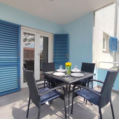 Apartamento Apartman Karmen Srima Exterior foto